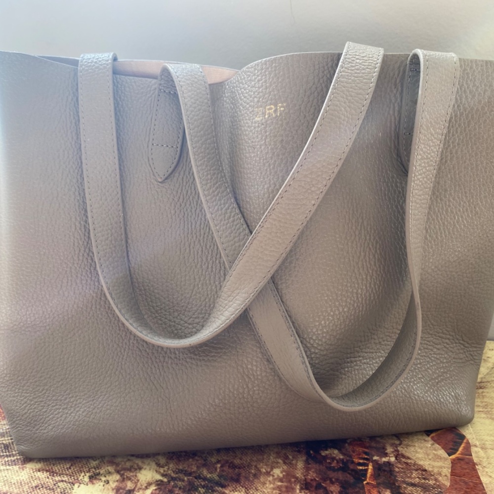 CUYANA Small Classic Structured Tote - Pebbled Leather - Picture 14 of 16
